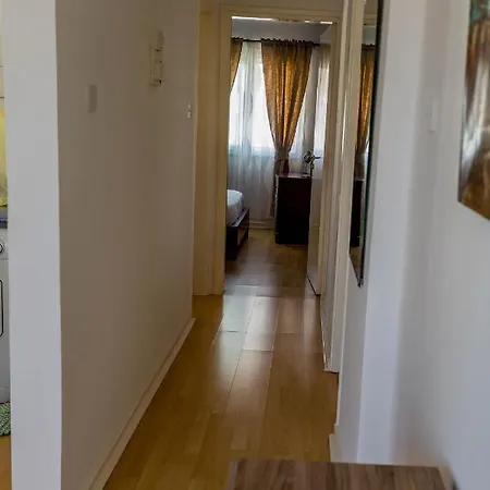아파트 Fenias Penthouse *
